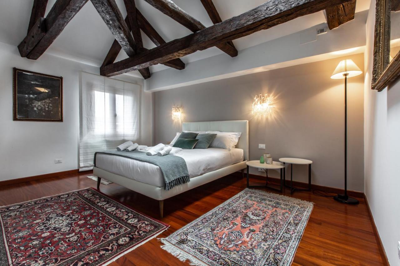Apartament San Pantalon Luxury Penthouse R&r